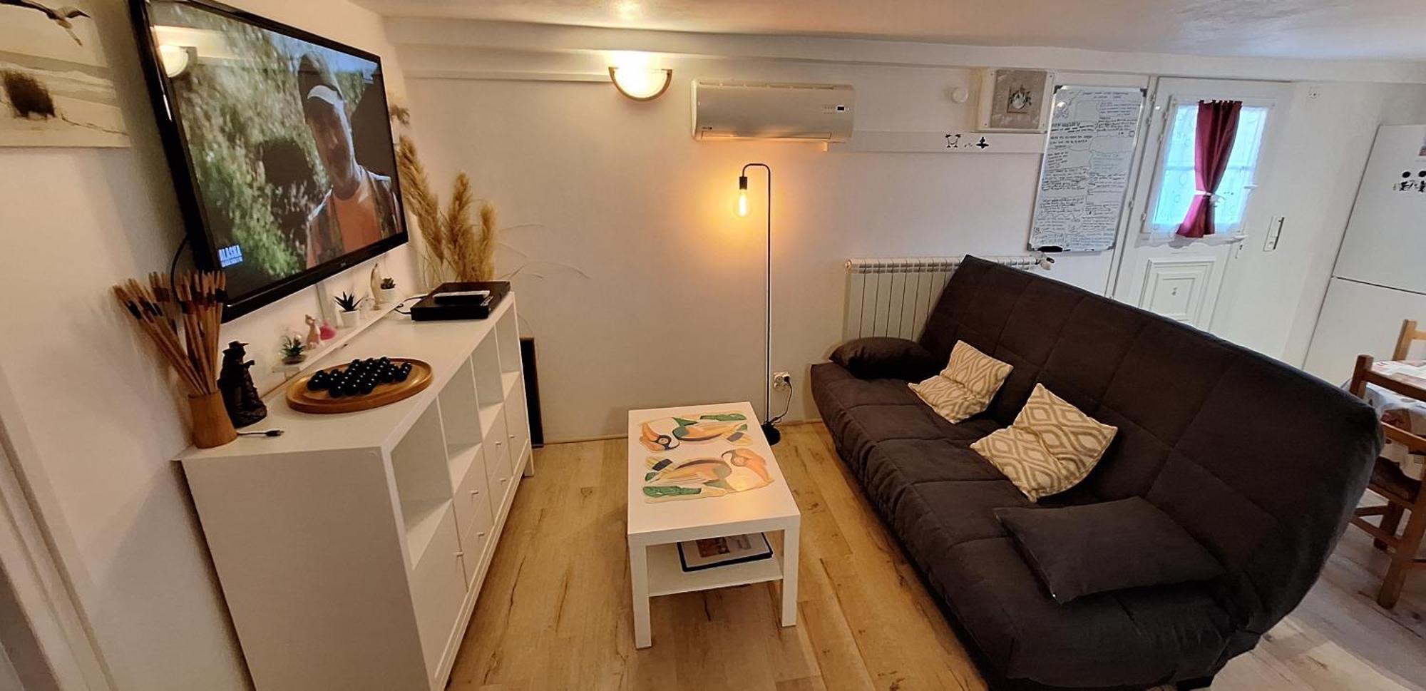 Apartment Superbe T2 Avec Jardin, Piscine-enfant Et Parking *